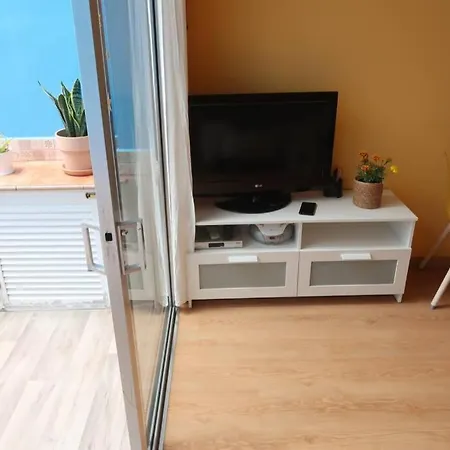 Nice Apartment 2 Minutes Walk From The Sea Apartment